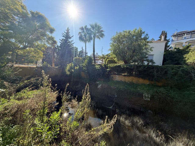  Plot in Nueva Andalucía