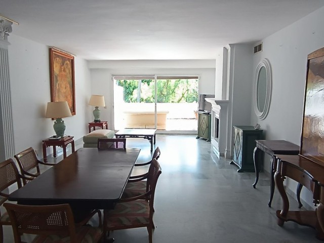 3 Bedrooms Apartment in Guadalmina Baja