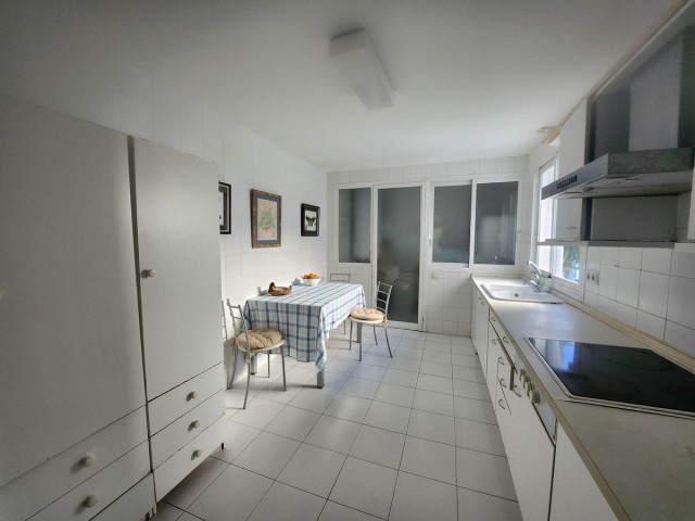 3 Bedrooms Apartment in Guadalmina Baja