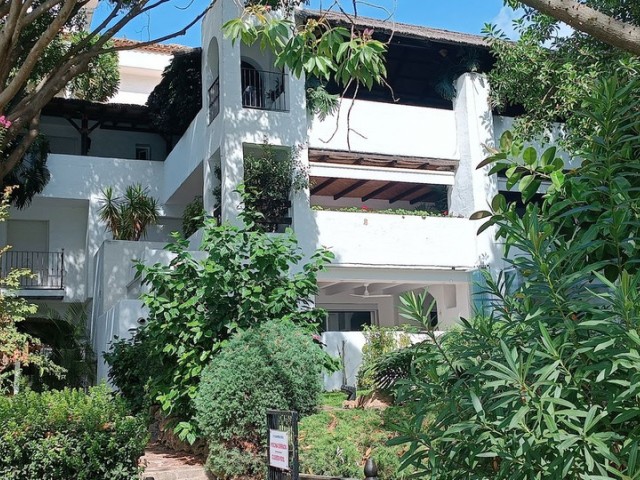 3 Bedrooms Apartment in Guadalmina Baja
