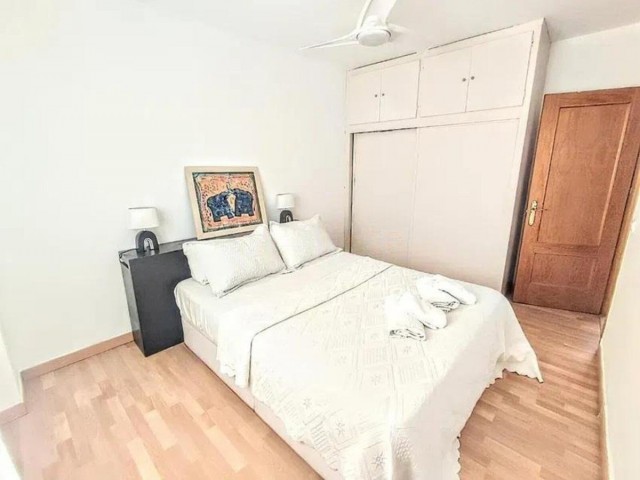 Apartamento con 3 Dormitorios  en Estepona