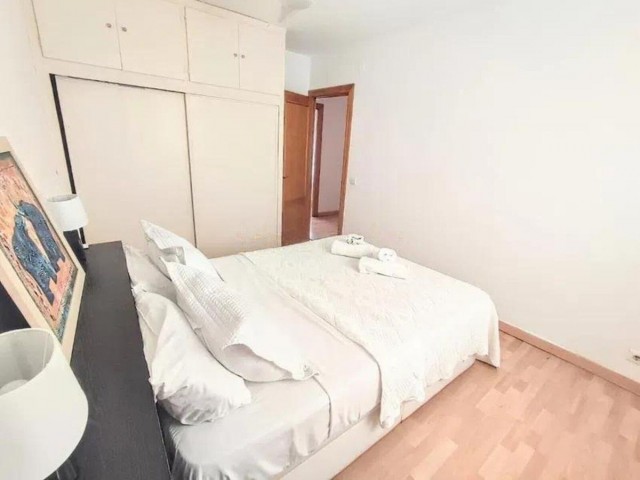 Apartamento con 3 Dormitorios  en Estepona