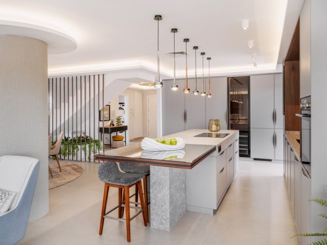 Ático con 5 Dormitorios  en Nueva Andalucía