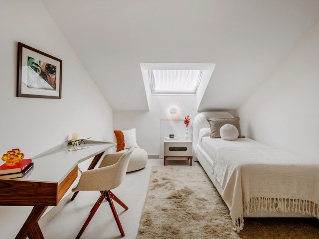 Ático con 5 Dormitorios  en Nueva Andalucía