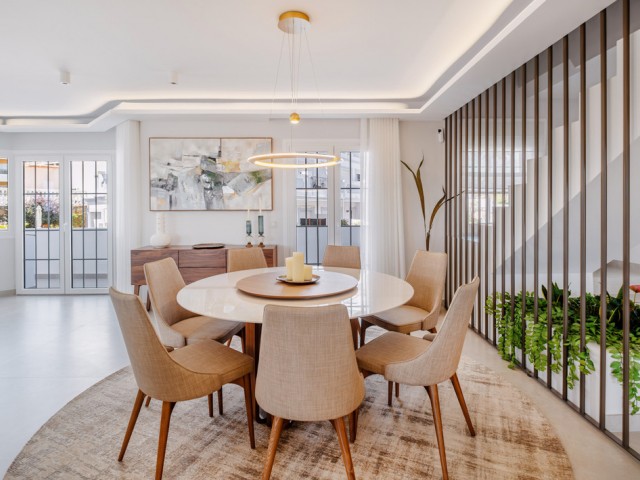 Ático con 5 Dormitorios  en Nueva Andalucía