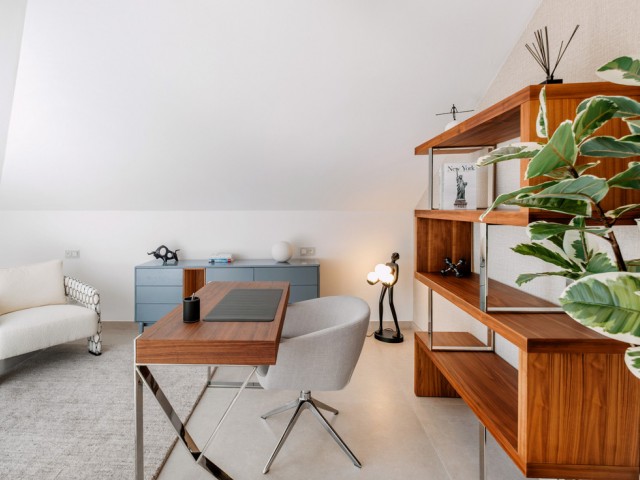 Ático con 5 Dormitorios  en Nueva Andalucía