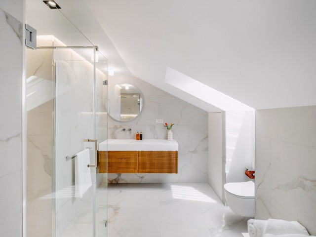 Ático con 5 Dormitorios  en Nueva Andalucía