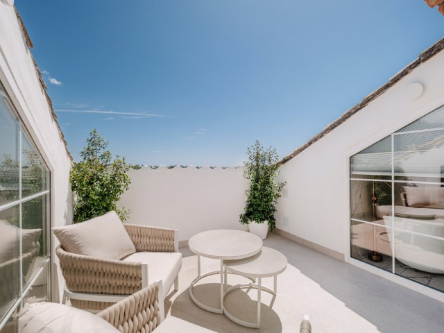 Ático con 5 Dormitorios  en Nueva Andalucía