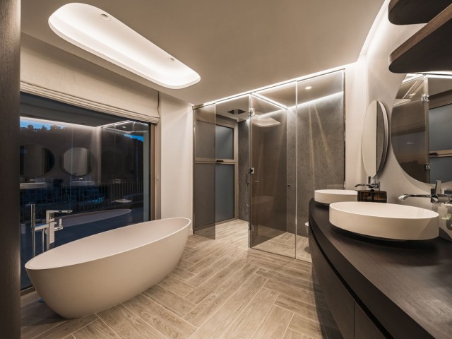 3 Bedrooms Apartment in Benahavís