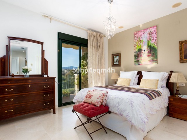 Apartamento con 2 Dormitorios  en Guadalmina Alta