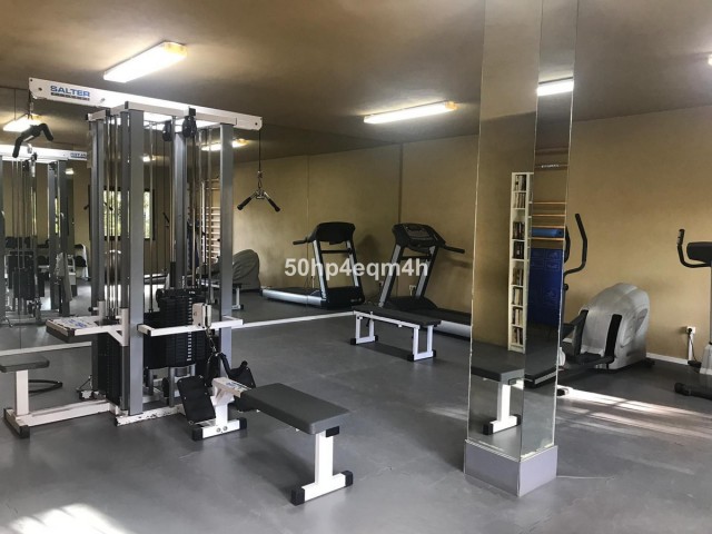 Apartamento con 2 Dormitorios  en Guadalmina Alta