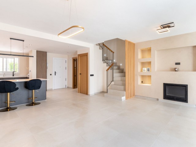 4 Bedrooms Townhouse in New Golden Mile