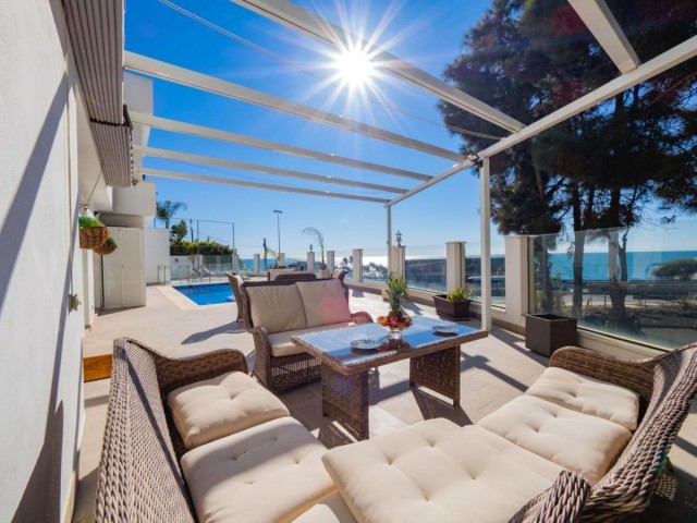 Villa avec 6 Chambres  à El Chaparral