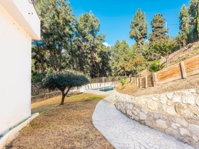 Villa avec 6 Chambres  à El Chaparral