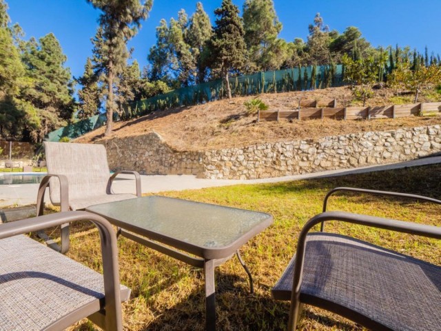 Villa avec 6 Chambres  à El Chaparral