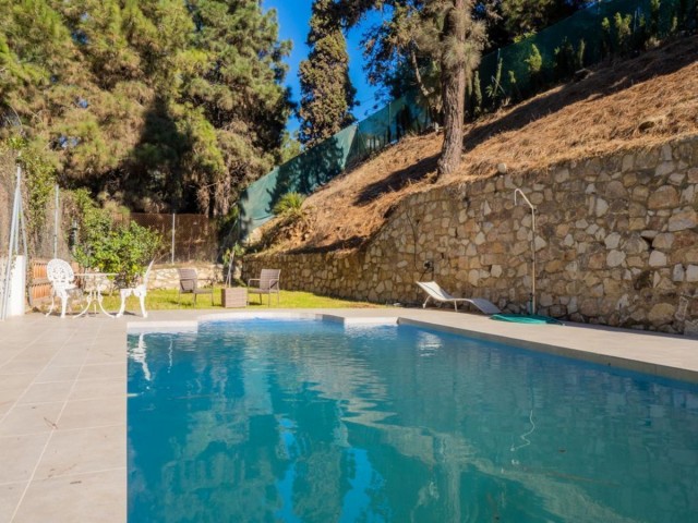 Villa avec 6 Chambres  à El Chaparral