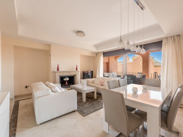 3 Bedrooms Townhouse in Estepona