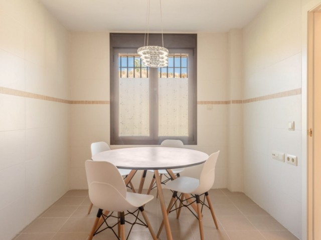 3 Bedrooms Townhouse in Estepona