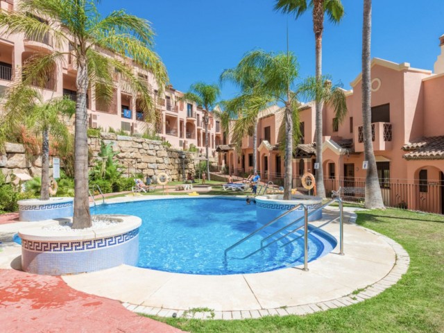 3 Bedrooms Townhouse in Estepona