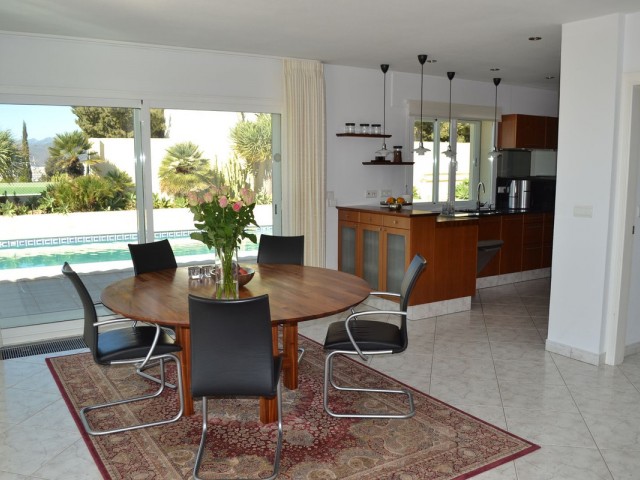 Villa con 3 Dormitorios  en Sierrezuela