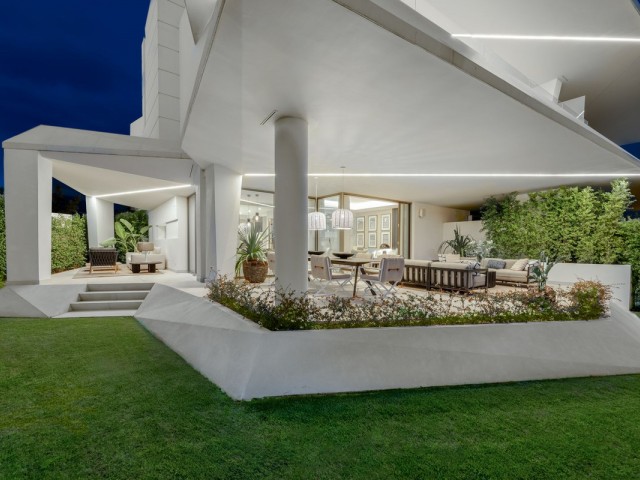 4 Soveroms Villa i Nueva Andalucía