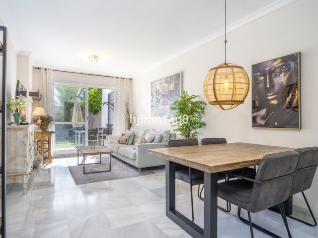 Apartment, Nueva Andalucia, R5209372