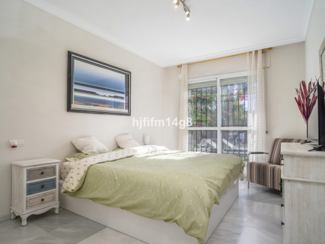 2 Bedrooms Apartment in Nueva Andalucía
