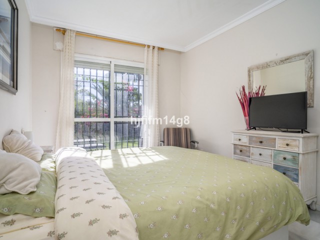 2 Bedrooms Apartment in Nueva Andalucía