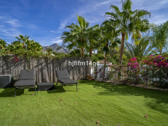 Apartment, Nueva Andalucia, R5209372