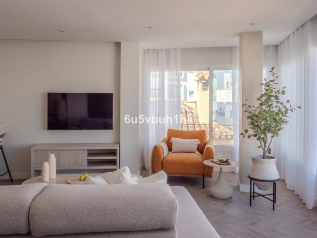 Apartamento con 2 Dormitorios  en Estepona