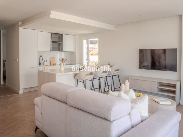 Apartamento con 2 Dormitorios  en Estepona