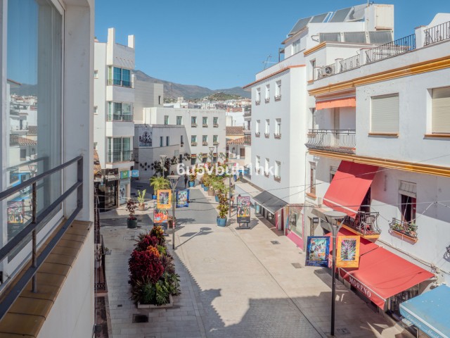 Apartamento con 2 Dormitorios  en Estepona