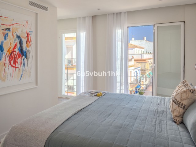 Apartamento con 2 Dormitorios  en Estepona