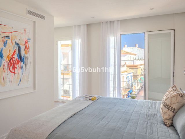 Apartamento con 2 Dormitorios  en Estepona