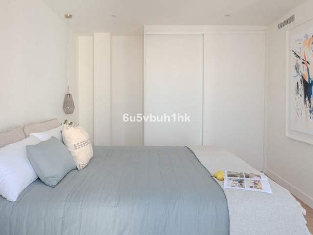 Apartamento con 2 Dormitorios  en Estepona