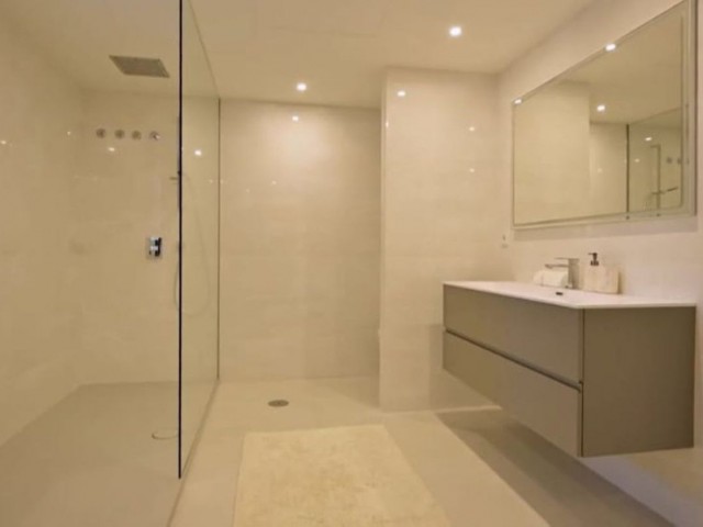 4 Bedrooms Apartment in Benalmadena Costa