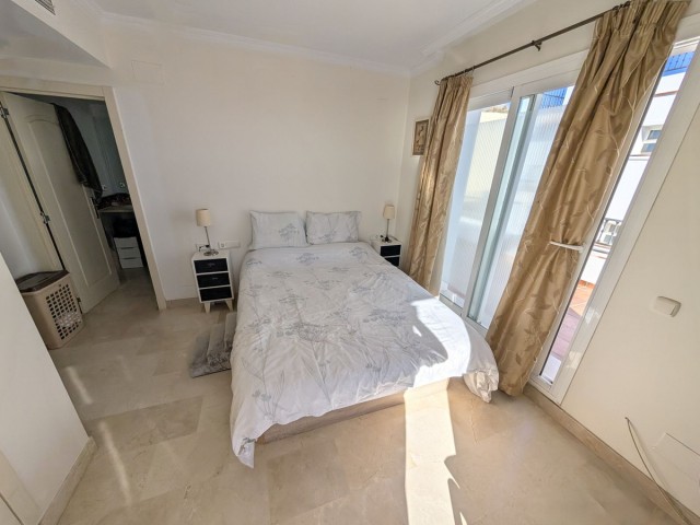 Penthouse avec 2 Chambres  à Calahonda