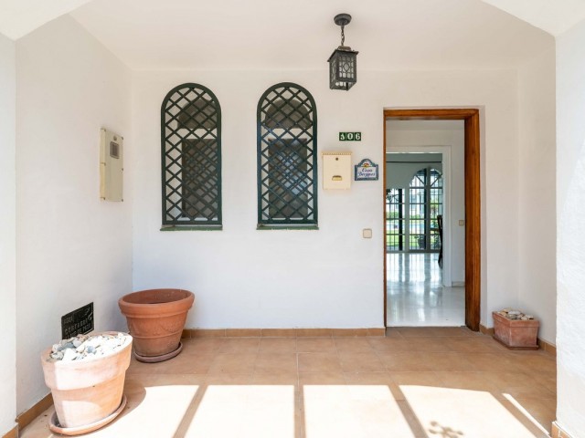 Maison mitoyenne avec 3 Chambres  à Nueva Andalucía