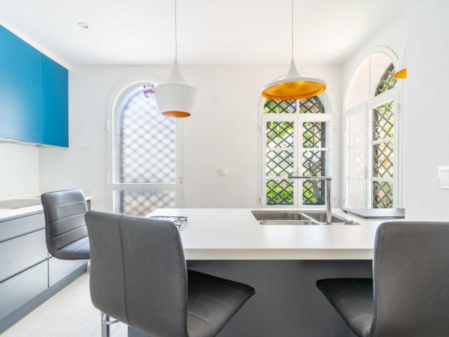 Maison mitoyenne avec 3 Chambres  à Nueva Andalucía