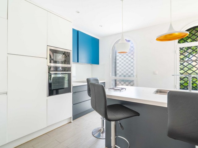 Maison mitoyenne avec 3 Chambres  à Nueva Andalucía