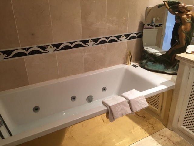 Kattohuoneisto Guadalmina Alta