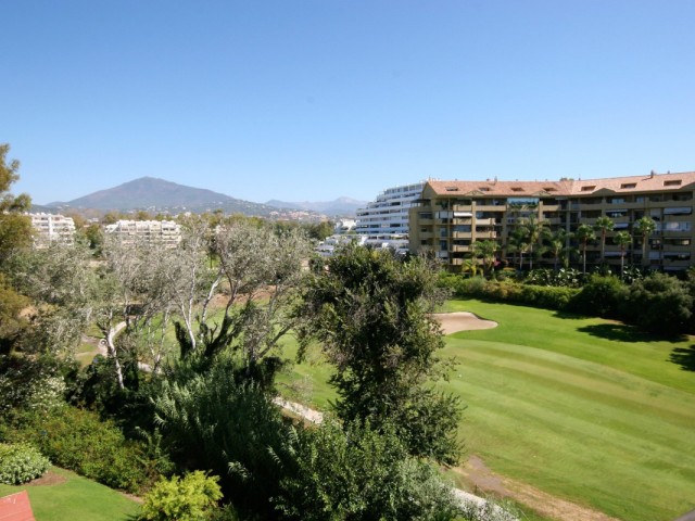 Penthouse in Guadalmina Alta