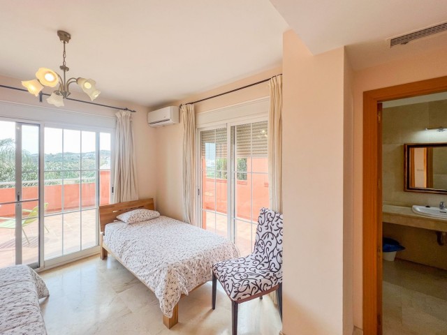 Villa avec 4 Chambres  à Cerros del Aguila