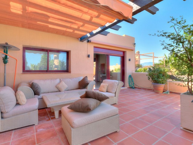 Penthouse avec 3 Chambres  à San Pedro de Alcántara