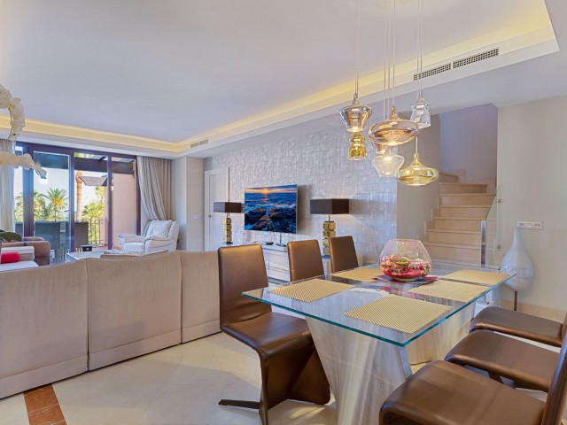 Penthouse avec 3 Chambres  à San Pedro de Alcántara