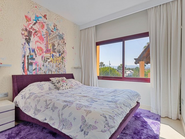 Penthouse avec 3 Chambres  à San Pedro de Alcántara