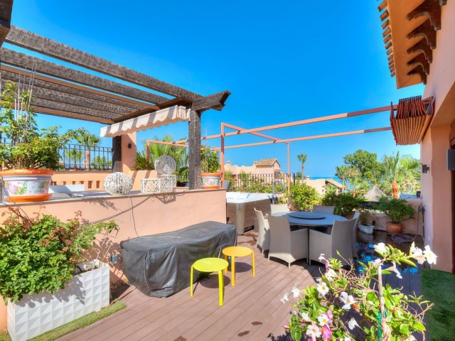 Penthouse avec 3 Chambres  à San Pedro de Alcántara