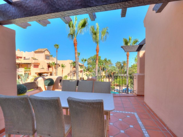 Penthouse avec 3 Chambres  à San Pedro de Alcántara