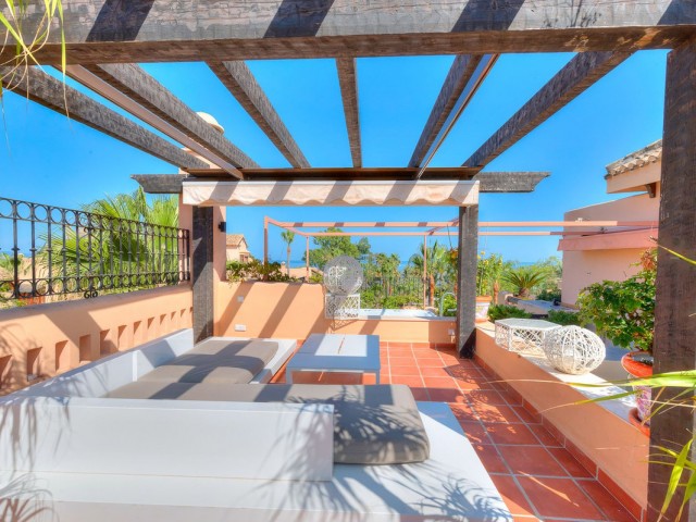 Penthouse avec 3 Chambres  à San Pedro de Alcántara