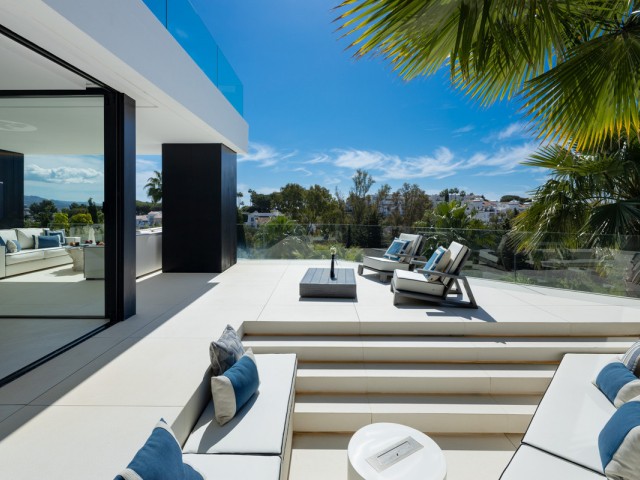 5 Bedrooms Villa in Benahavís